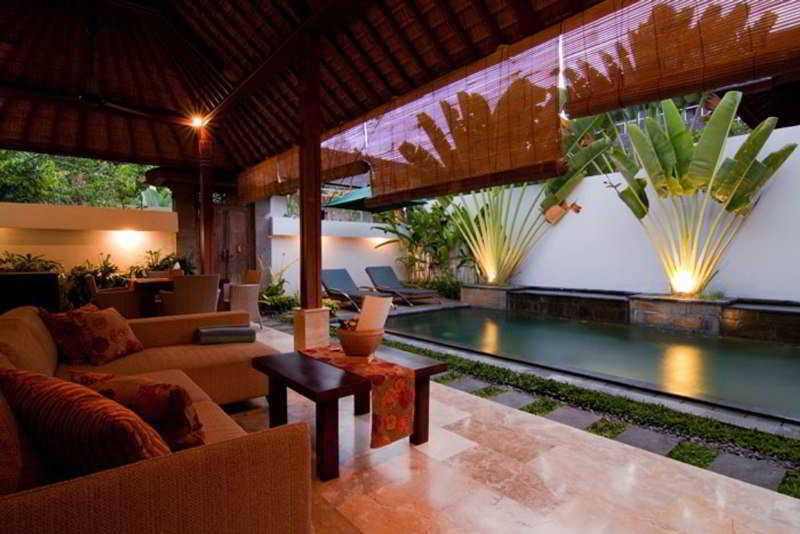 Ellora Hotel